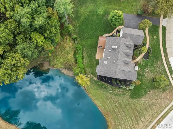 $885,000 | 17609 Burnham Court, Chesterfield, MO 63005