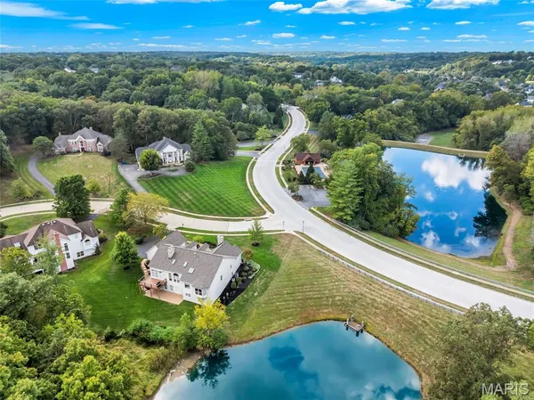 $885,000 | 17609 Burnham Court, Chesterfield, MO 63005
