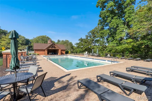 $899,900 | 17609 Burnham Court, Chesterfield, MO 63005