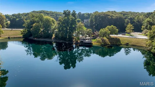 $885,000 | 17609 Burnham Court, Chesterfield, MO 63005