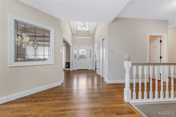 $885,000 | 17609 Burnham Court, Chesterfield, MO 63005