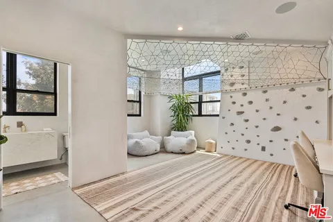 $4,995,000 | 15 Reef Street, Marina del Rey, CA 90292