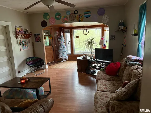 $60,000 | 315 West Furlong Street, Carrier Mills, IL 62917