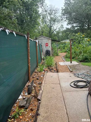 $60,000 | 315 West Furlong Street, Carrier Mills, IL 62917