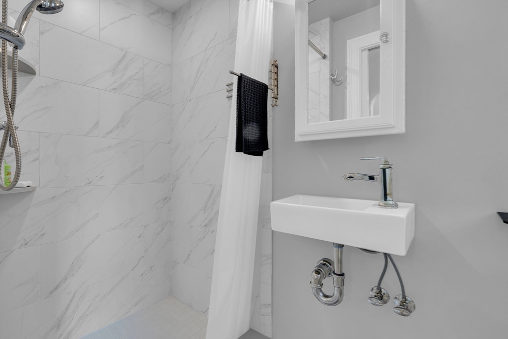 105 Whitney Road Medford, MA 02155 - Photo 12 of 41 Gallery Image 12