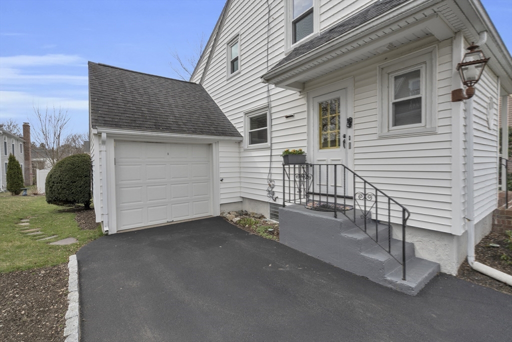 105 Whitney Road Medford, MA 02155 - Photo 28 of 41 Gallery Image 28