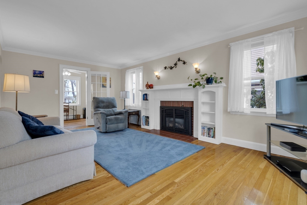 105 Whitney Road Medford, MA 02155 - Photo 5 of 41 Gallery Image 5