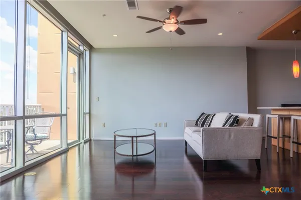 $449,500 | 1600 Barton Springs Road, Unit 5610, Austin, TX 78704
