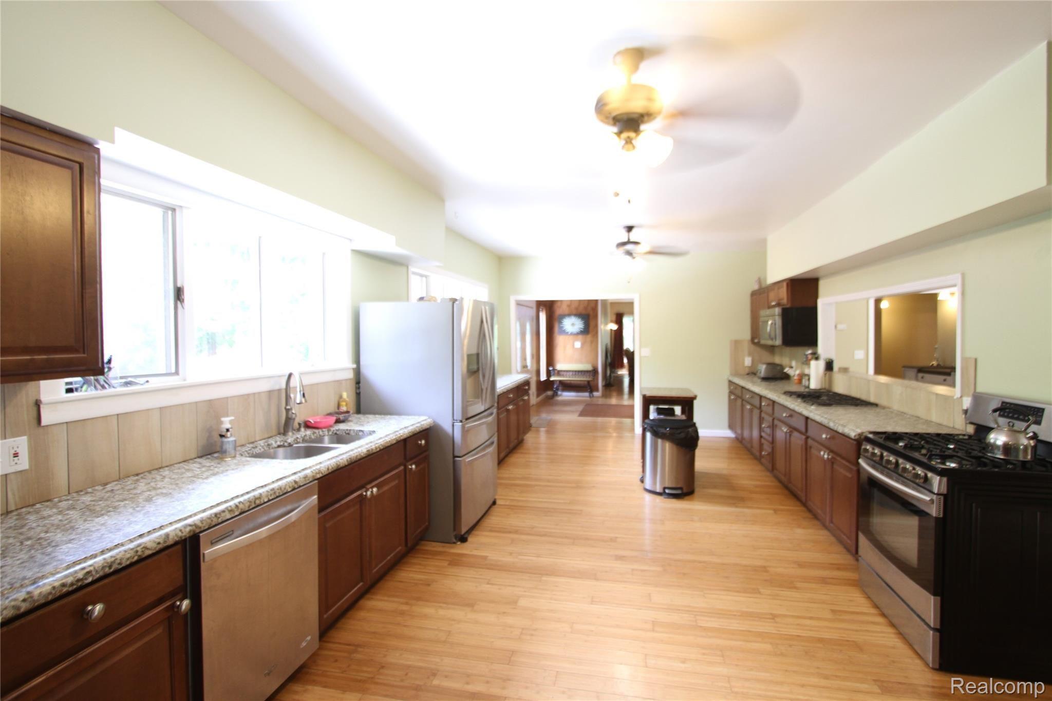 19750 Haggerty Road Belleville, MI 48111 - Photo 13 of 41 IMG_4114.JPG