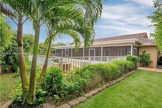 19740 Sedgefield Terrace Boca Raton, FL 33498 - Photo 2 of 18 Gallery Image 2
