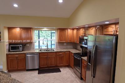 19740 Sedgefield Terrace Boca Raton, FL 33498 - Photo 7 of 18 Gallery Image 7