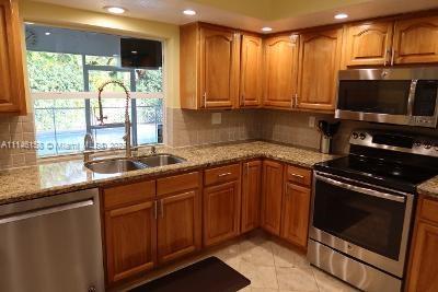 19740 Sedgefield Terrace Boca Raton, FL 33498 - Photo 8 of 18 Gallery Image 8