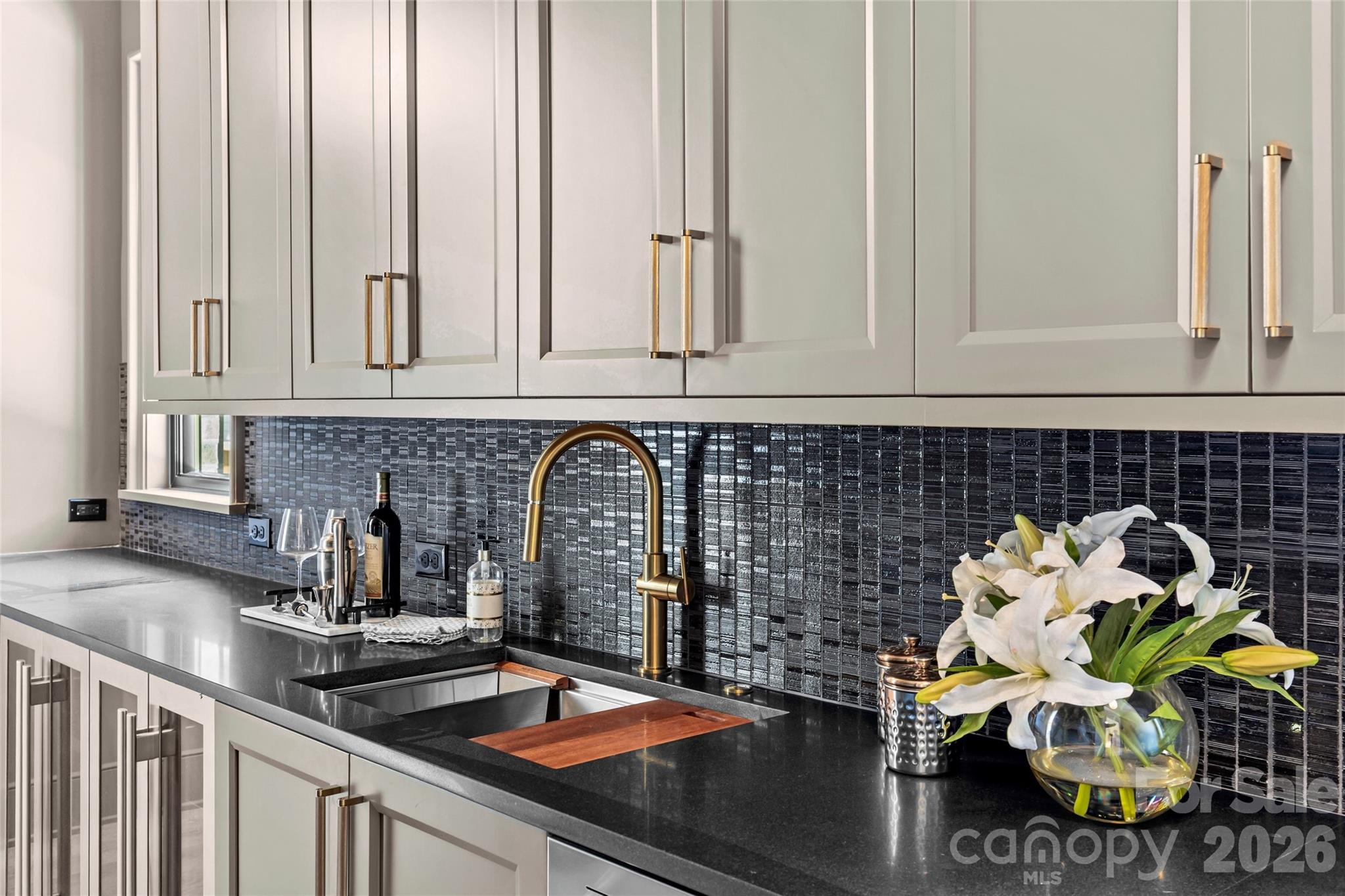 1321 Ferncliff Road Charlotte, NC 28211 - Photo 4 of 47 a kitchen with a sink and cabinets