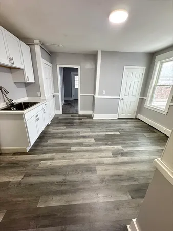 $2,100 | 143 Westminster Street, Unit 2L, Fitchburg, MA 01420