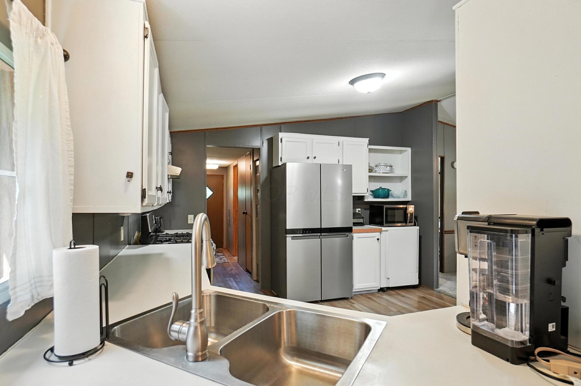 1891 Lake Road Northeast Lancaster, OH 43130 - Photo 14 of 52 Kitchen - 1891 Lake Road NE, Lancaster, OH 43130