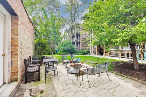 $639,000 | 843 West Grace Street, Unit 1E, Chicago, IL 60613