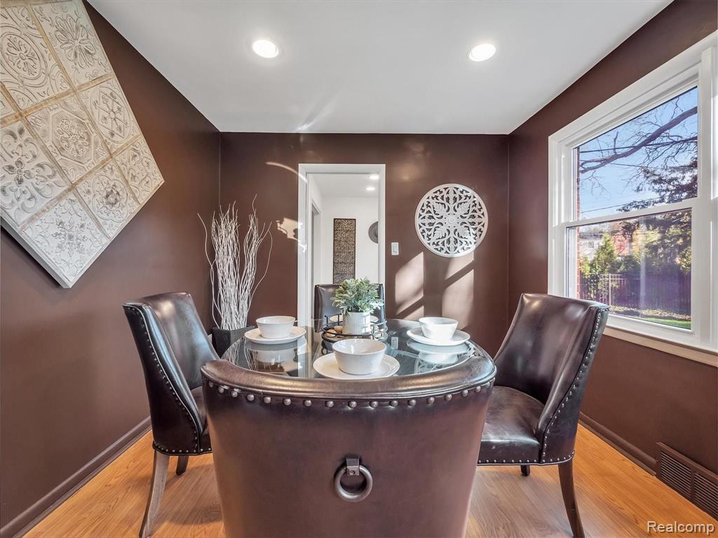 18551 Riverside Drive Beverly Hills, MI 48025 - Photo 19 of 58