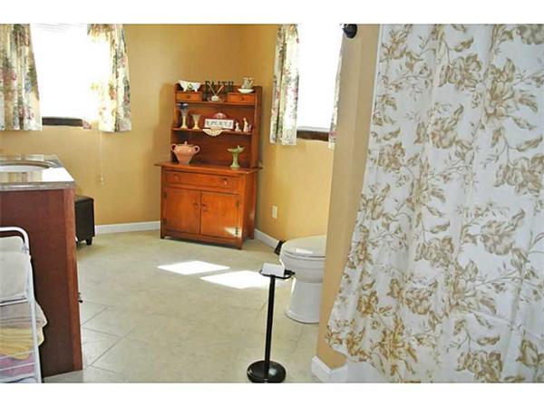 400 Grandview Avenue Woonsocket, RI 02895 - Photo 13 of 16