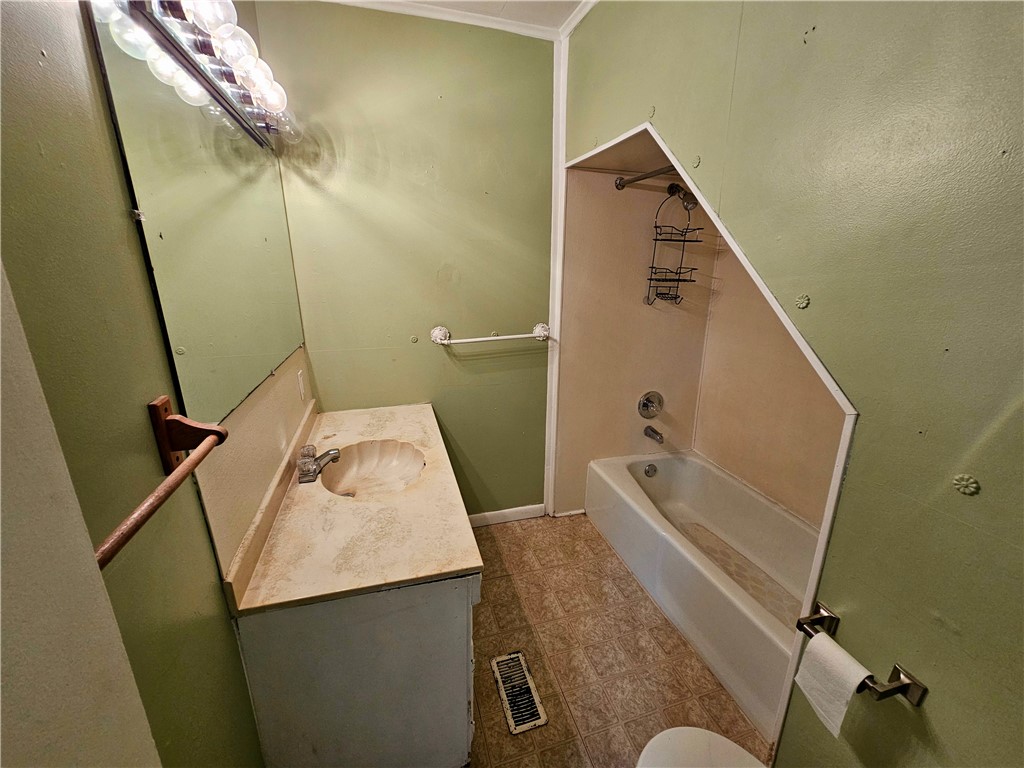 108 East 9th Street Georgetown, IL 61846 - Photo 9 of 13 Gallery Image 9