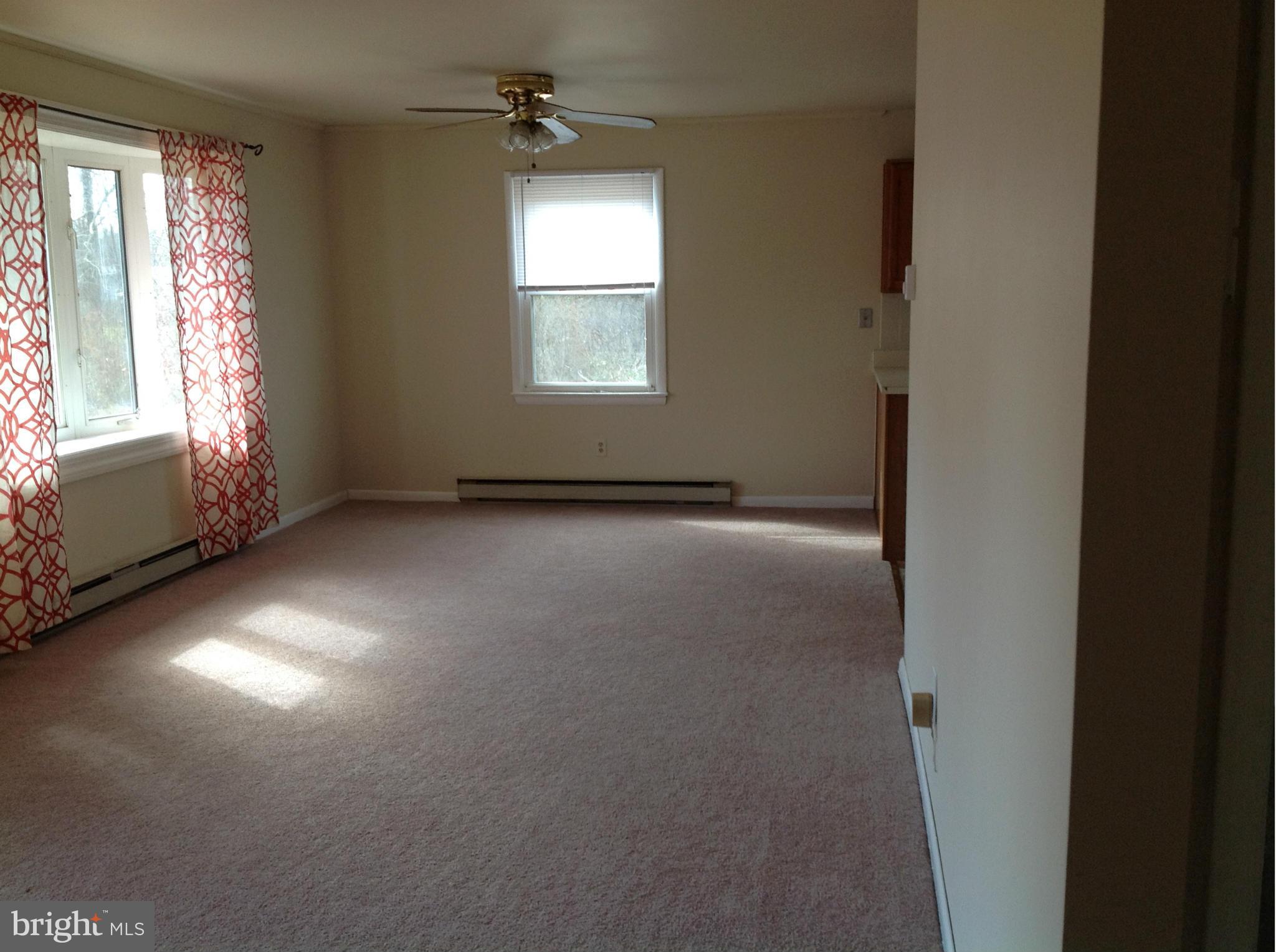 129 Scottown Road Queenstown, MD 21658 - Photo 6 of 15 Living Room