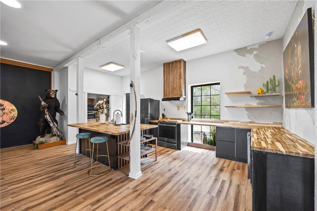 356 West Oak Grove Road Northwest Adairsville, GA 30103 - Photo 19 of 128 a kitchen view of a counter top space and appliances