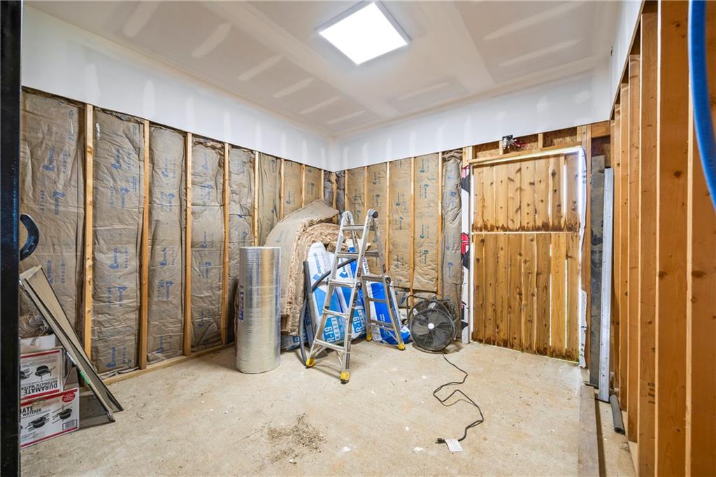 356 West Oak Grove Road Northwest Adairsville, GA 30103 - Photo 97 of 128 a view of a room with gym equipment