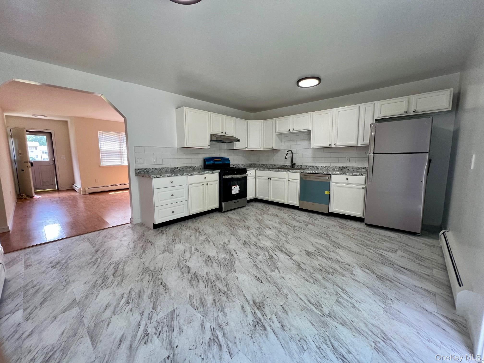 2740 South Road, Unit G11 Poughkeepsie, NY 12601 - Photo 4 of 13