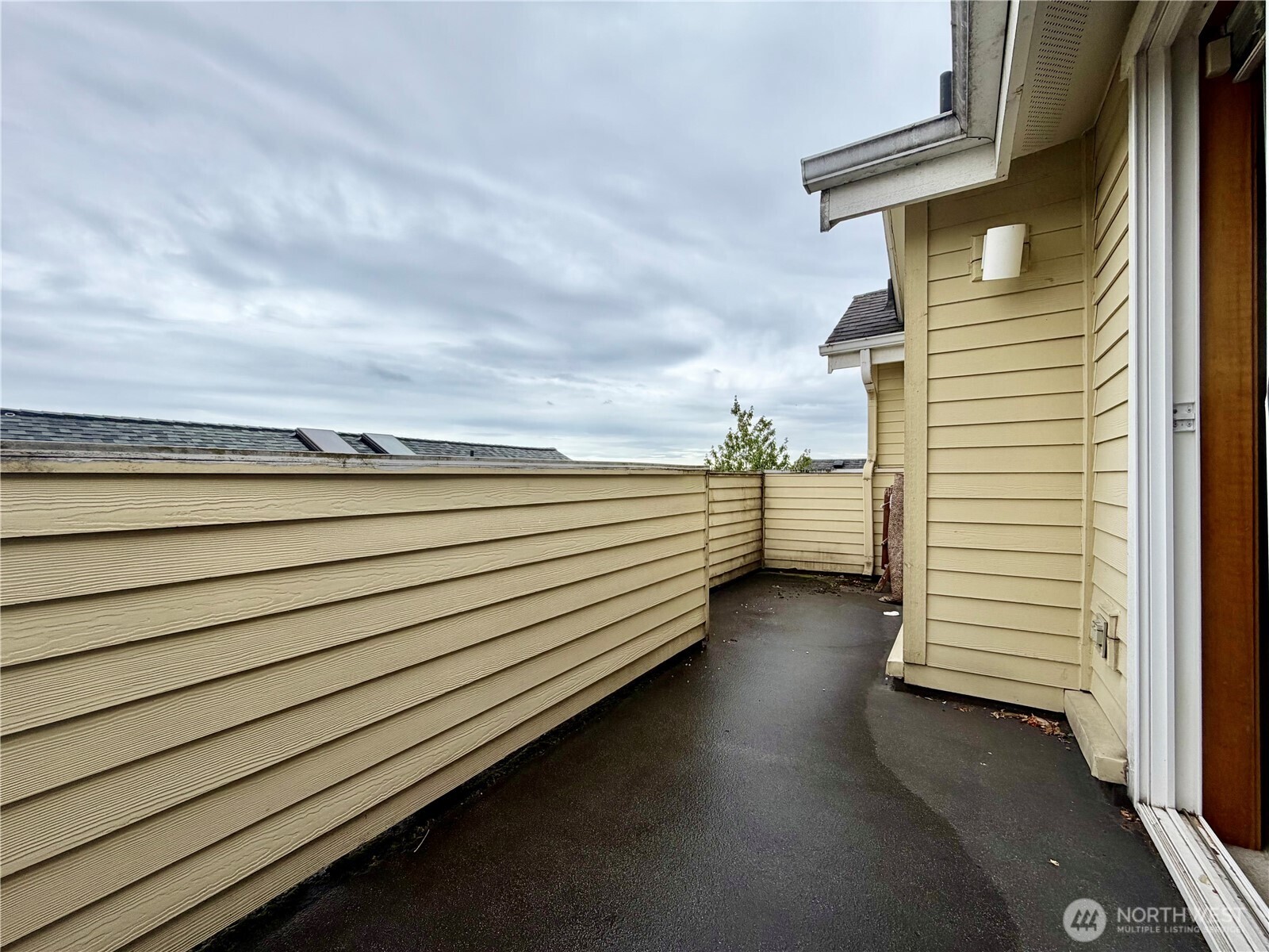 9216 Stone Avenue North, Unit B Seattle, WA 98103 - Photo 27 of 28