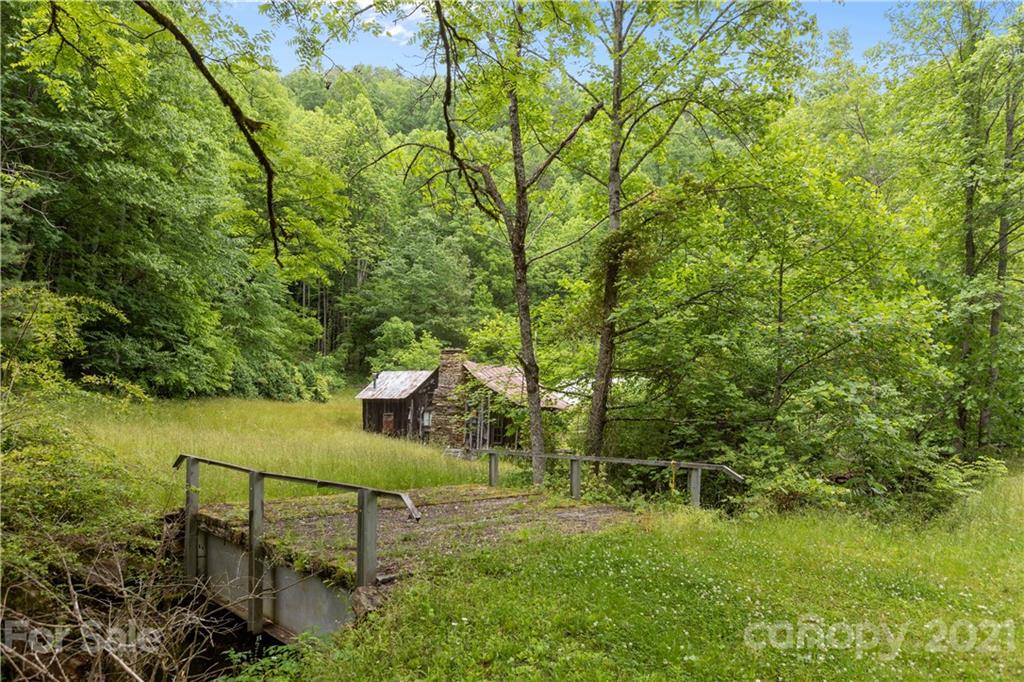 1810 Silvermine Road, Unit 8 Bryson City, NC 28713 - Photo 5 of 33 Gallery Image 5