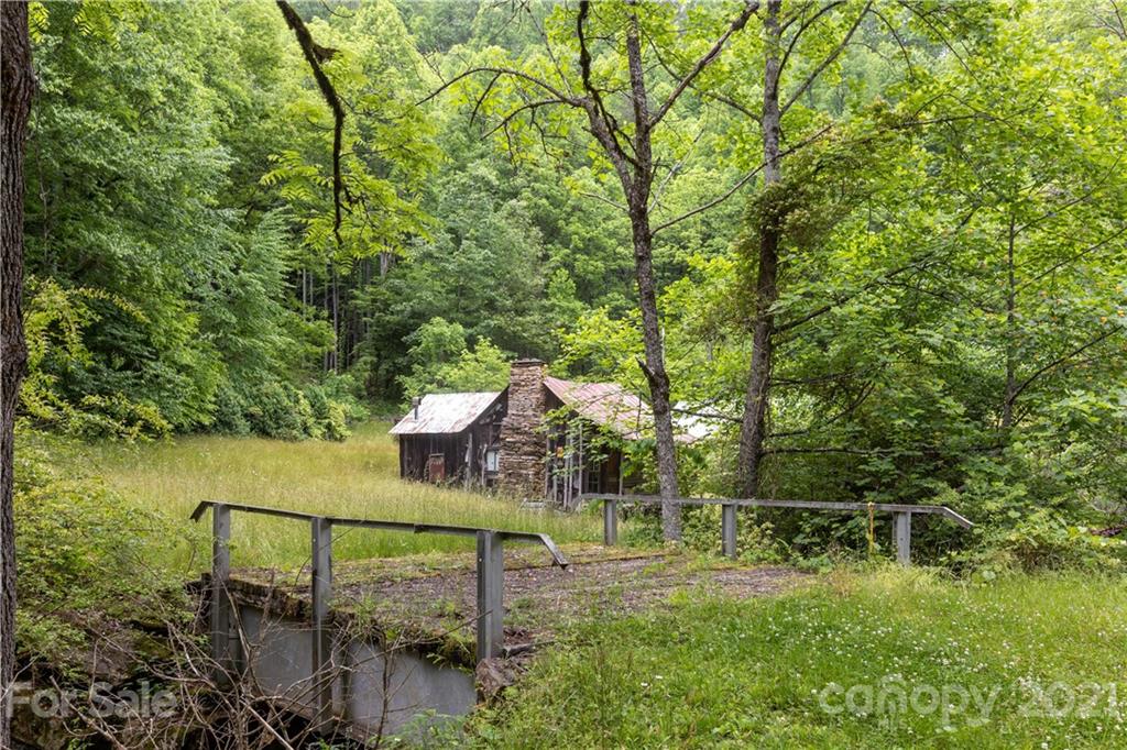 1810 Silvermine Road, Unit 8 Bryson City, NC 28713 - Photo 10 of 33 Gallery Image 10