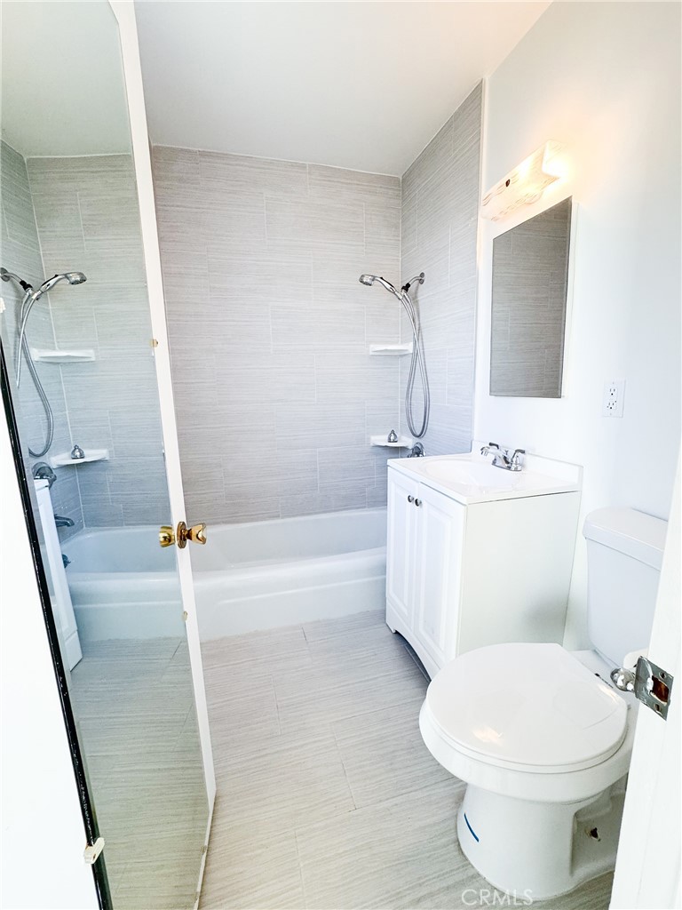 2305 Graham Avenue Redondo Beach, CA 90278 - Photo 21 of 31 Bathroom #2 Primary