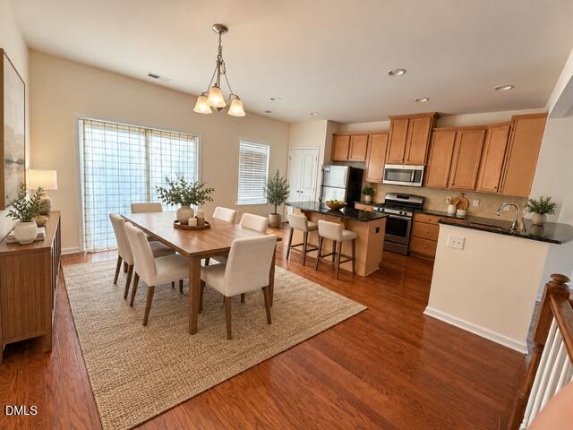 717 Suffield Way Cary, NC 27519 - Photo 9 of 40 Kitchen & nook area