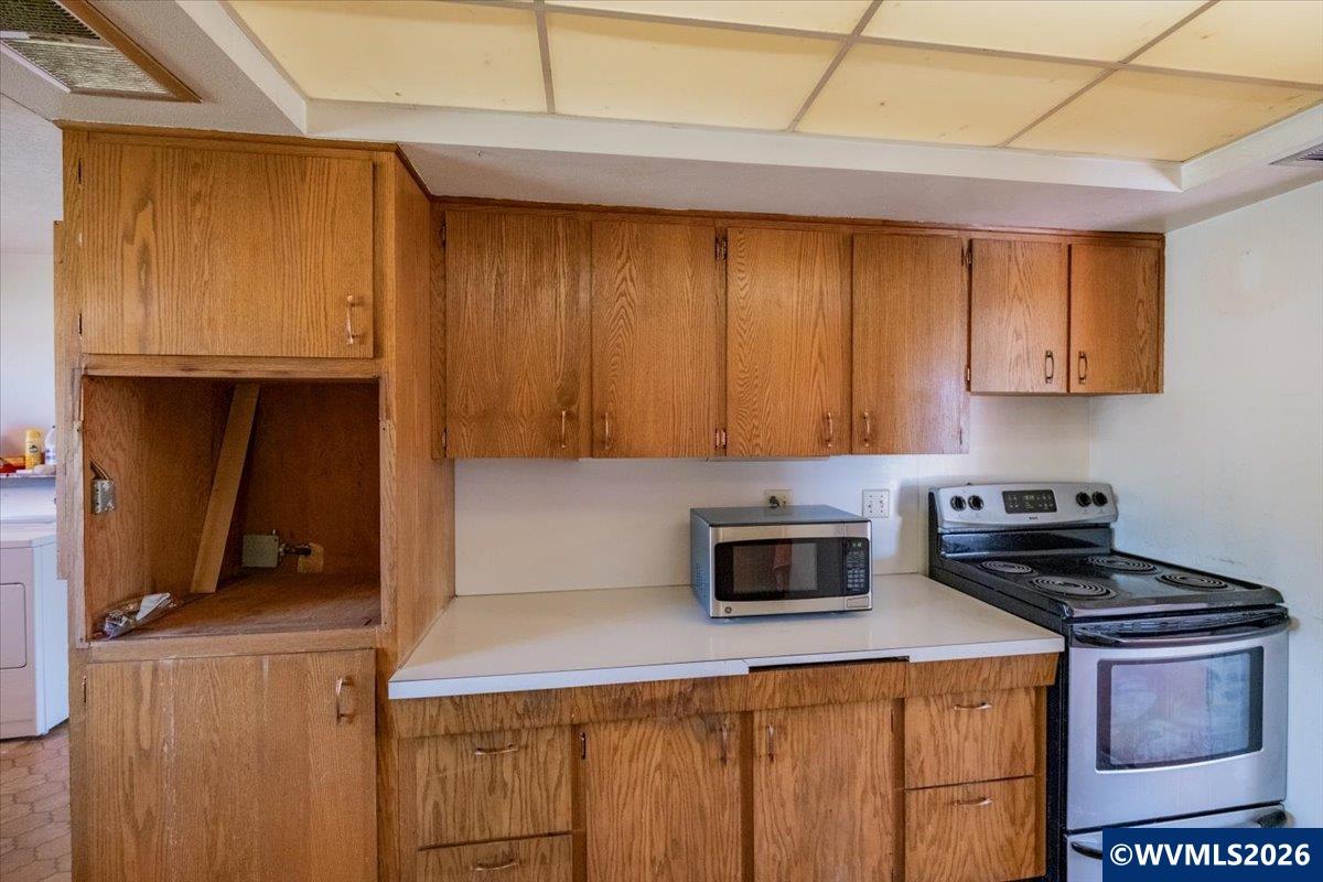 39179 Santiam Bluffs Road Northeast Albany, OR 97322 - Photo 11 of 43
