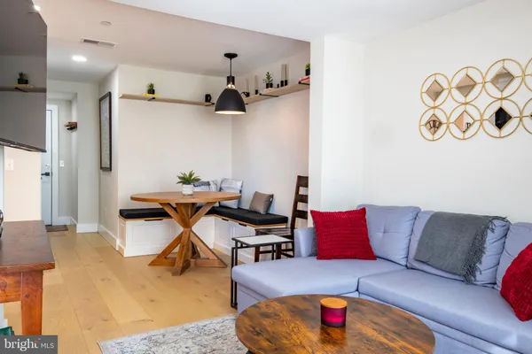 $2,600 | 919 12th Street Northeast, Unit 305, Washington, DC 20002
