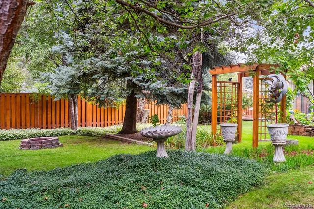 a view of a pathway of a house