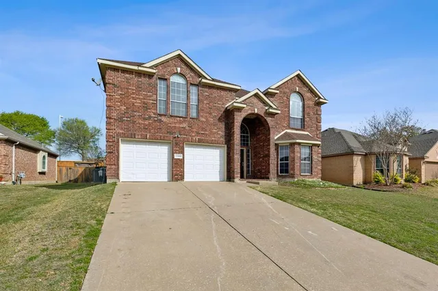 $425,000 | 1500 Chateau Lane, Mansfield, TX 76063