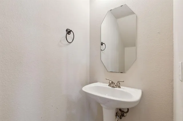 $425,000 | 1500 Chateau Lane, Mansfield, TX 76063