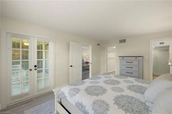 $2,600 | 3101 Riviera Drive, Naples, FL 34103
