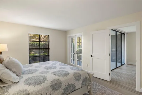 $2,600 | 3101 Riviera Drive, Naples, FL 34103
