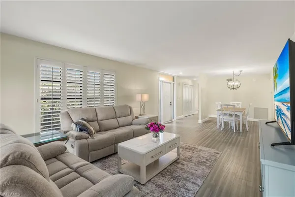 $2,600 | 3101 Riviera Drive, Naples, FL 34103