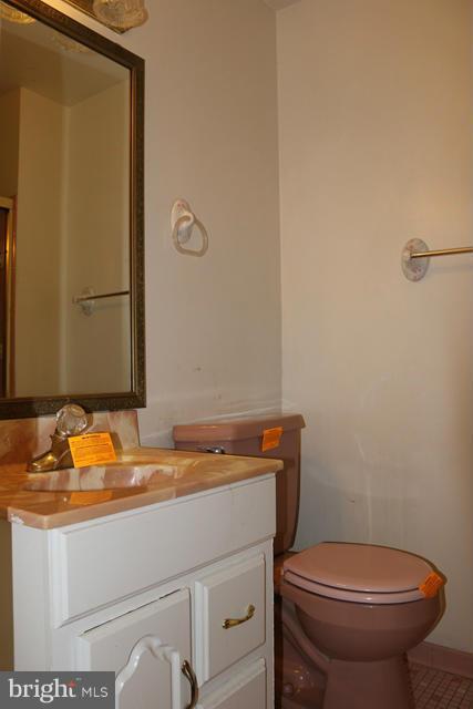 8606 Postoak Road Potomac, MD 20854 - Photo 9 of 27 Bath