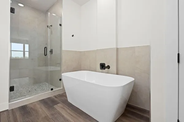 $2,699 | 3905 Pinemont Drive, Unit F, Houston, TX 77018