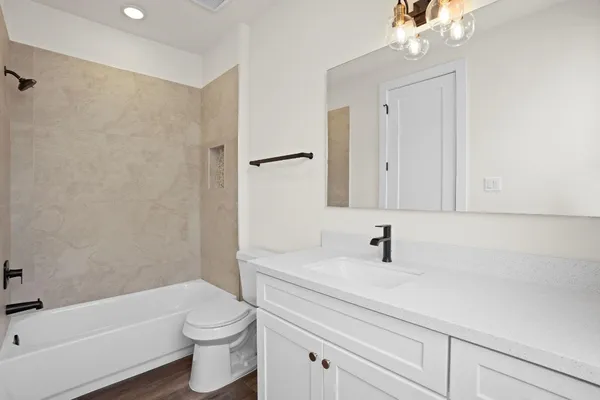 $2,699 | 3905 Pinemont Drive, Unit F, Houston, TX 77018