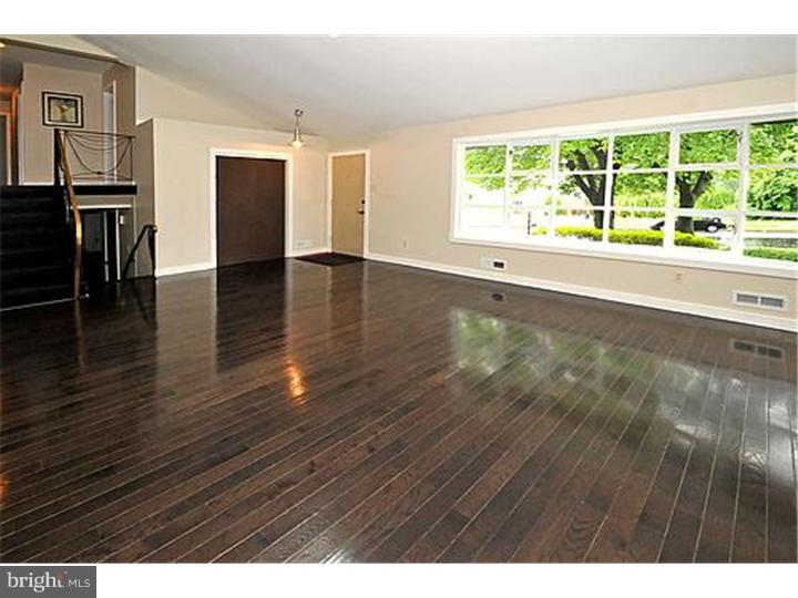 403 Gribbel Road Wyncote, PA 19095 - Photo 5 of 25 Living Room