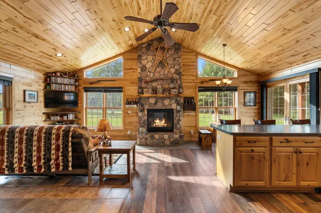 $1,250,000 | 1095 80th Street, Amery, WI 54001