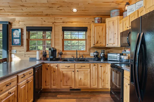 $1,250,000 | 1095 80th Street, Amery, WI 54001