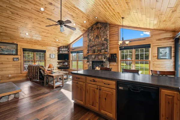 $1,250,000 | 1095 80th Street, Amery, WI 54001