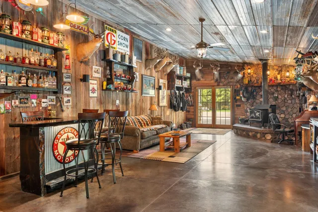 $1,250,000 | 1095 80th Street, Amery, WI 54001