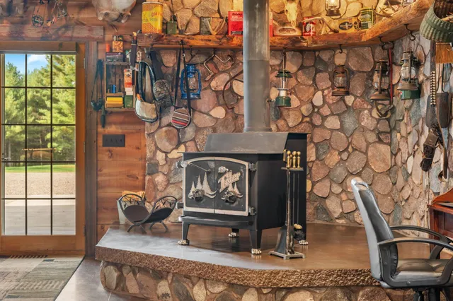 $1,250,000 | 1095 80th Street, Amery, WI 54001