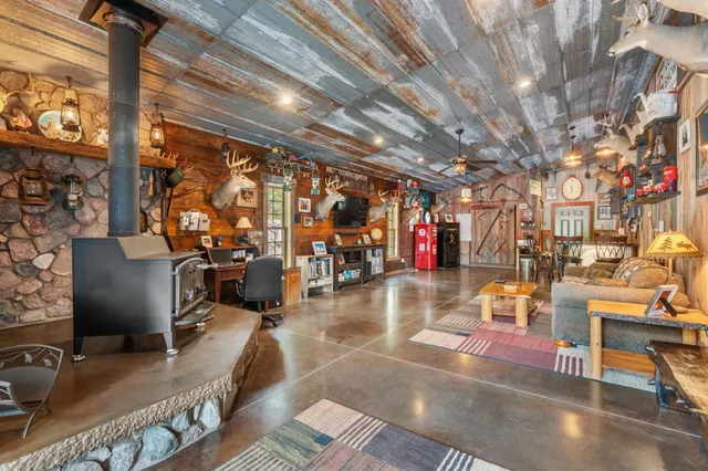 $1,250,000 | 1095 80th Street, Amery, WI 54001